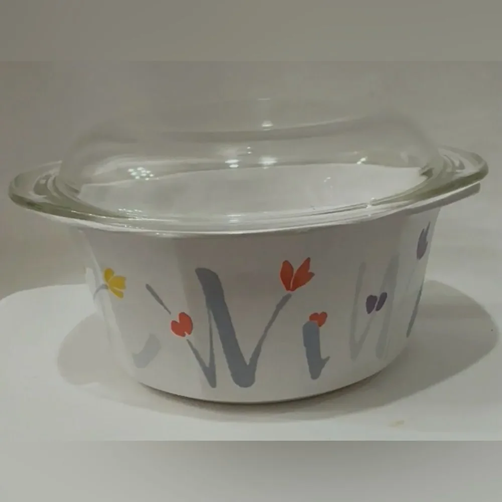 Studio Nova White Casserole Dish  Vibrant Floral Accents Clear Glass Lid Japan